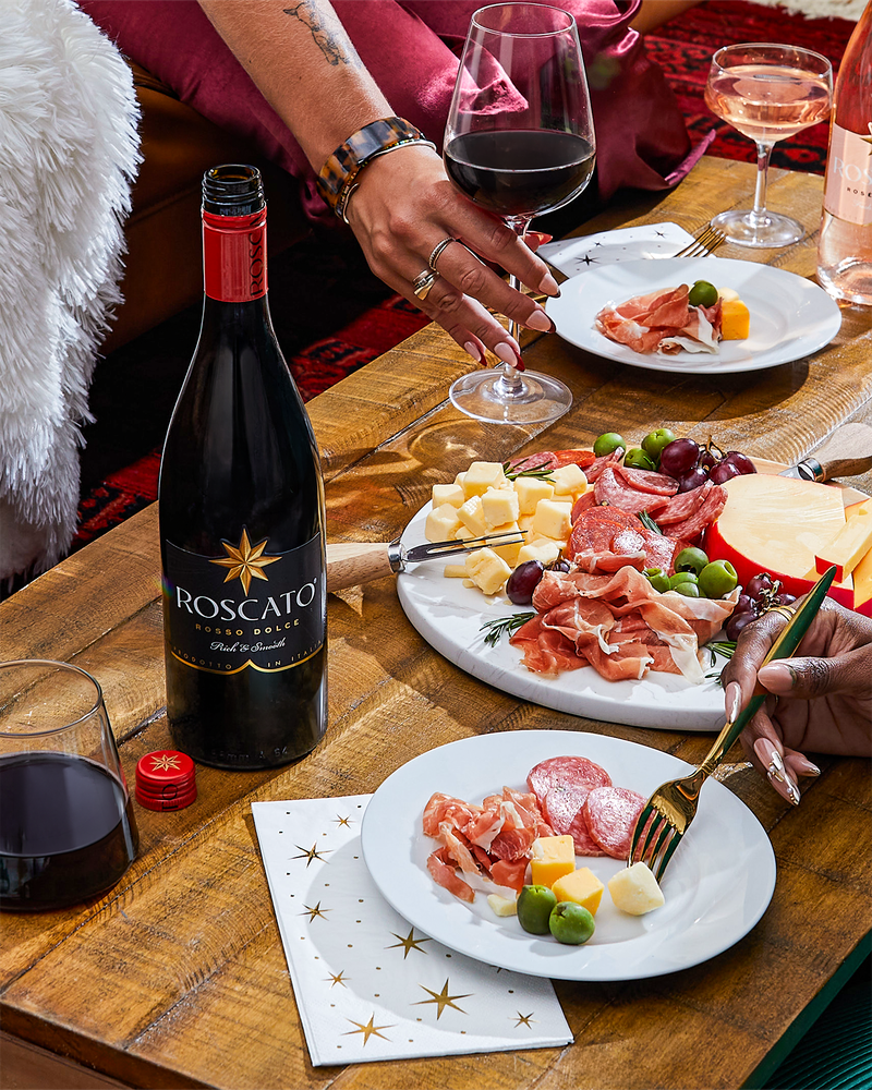 Roscato New Logo Dinner and Drinks Lead Lifestyle Image